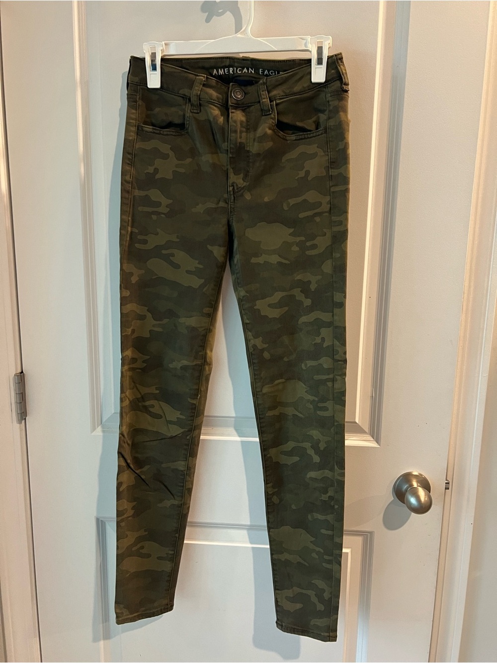American Eagle Outfitters Camo Skinny high rise jeggings. Size 6